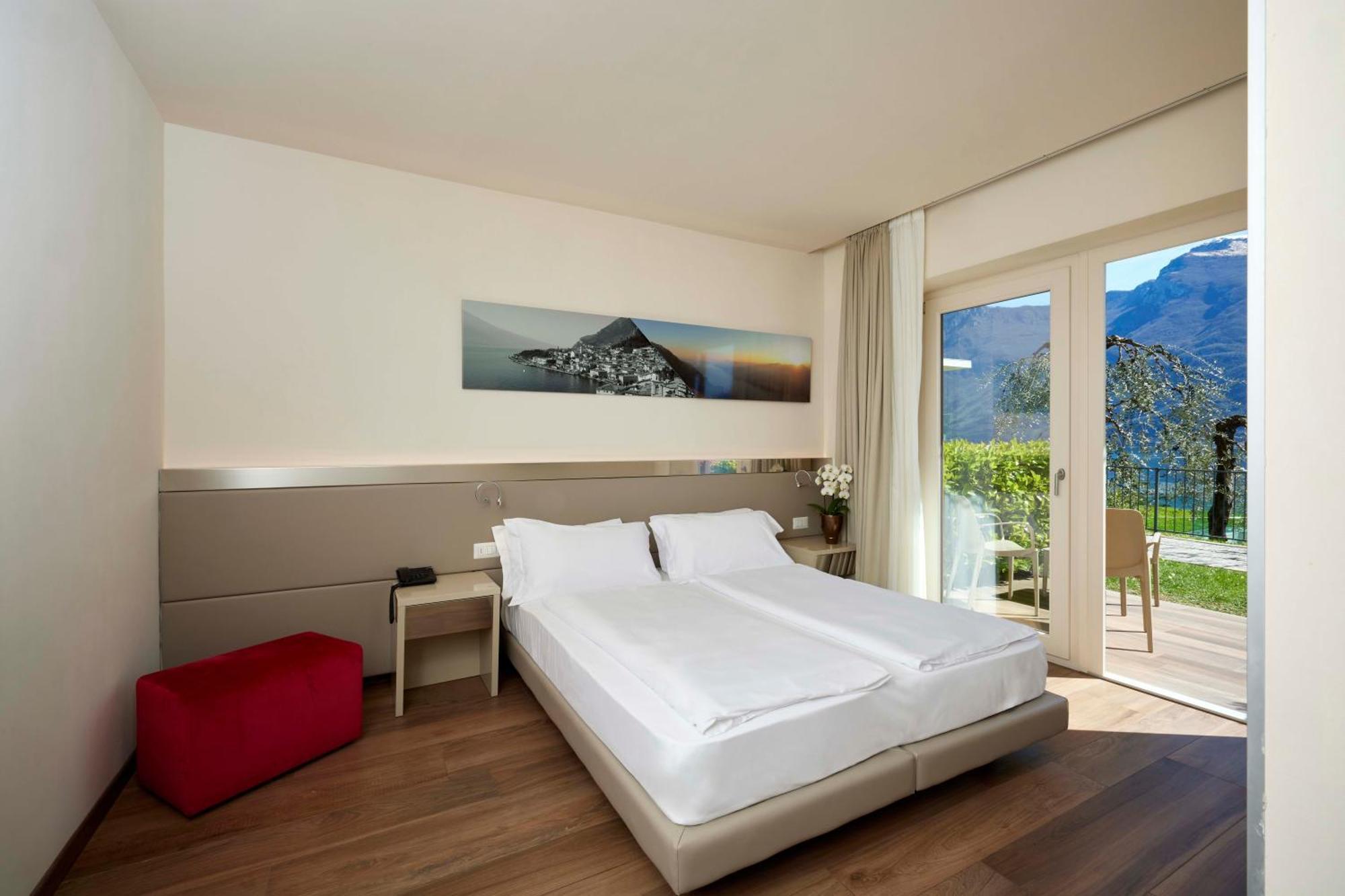 Hotel Atilius - Adults Only Лімоне-суль-Гарда Номер фото