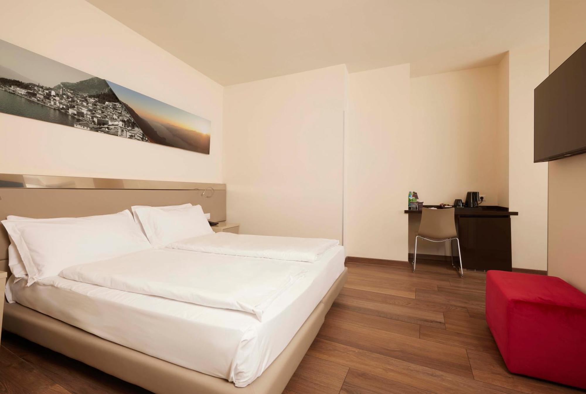 Hotel Atilius - Adults Only Лімоне-суль-Гарда Номер фото