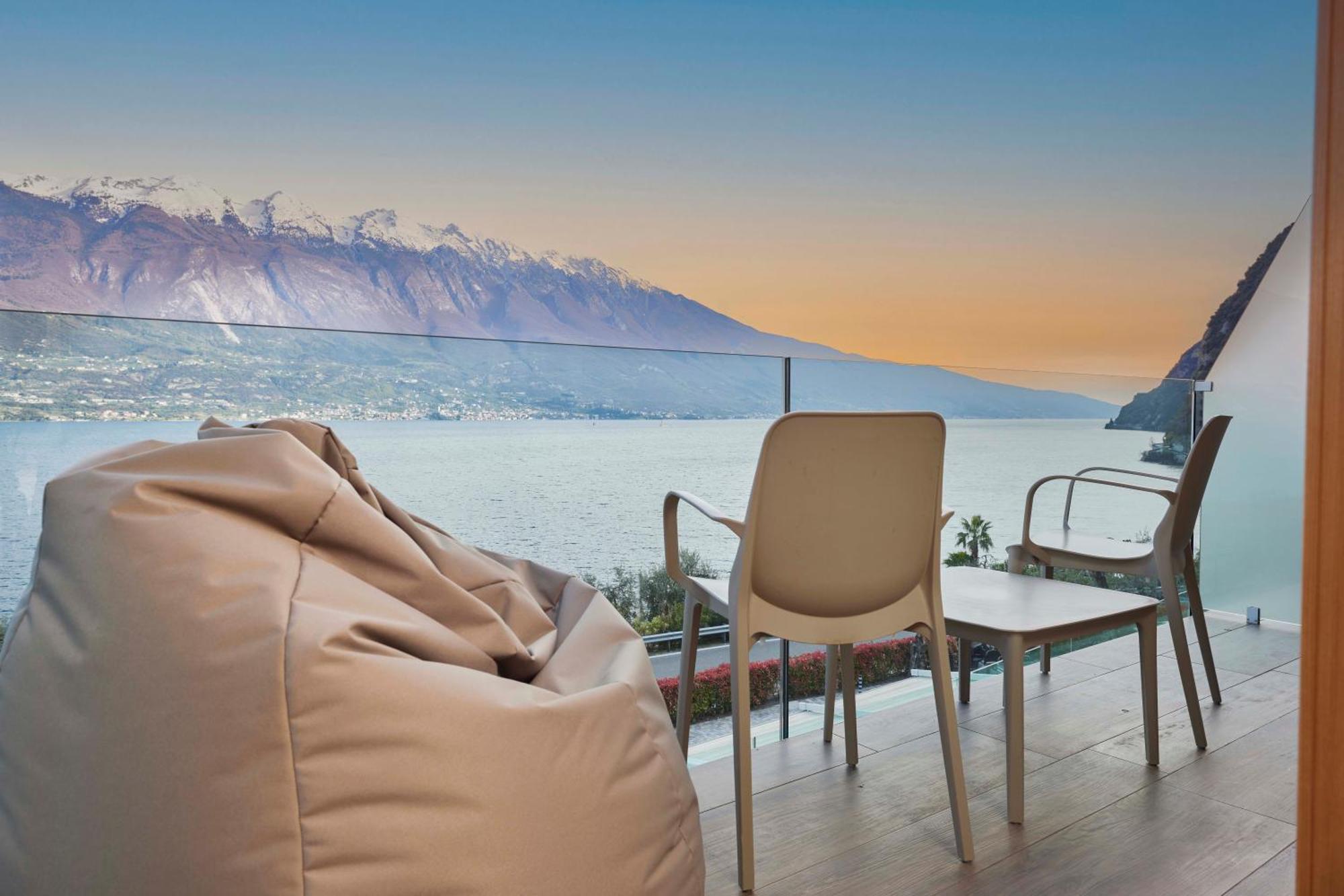 Hotel Atilius - Adults Only Лімоне-суль-Гарда Номер фото
