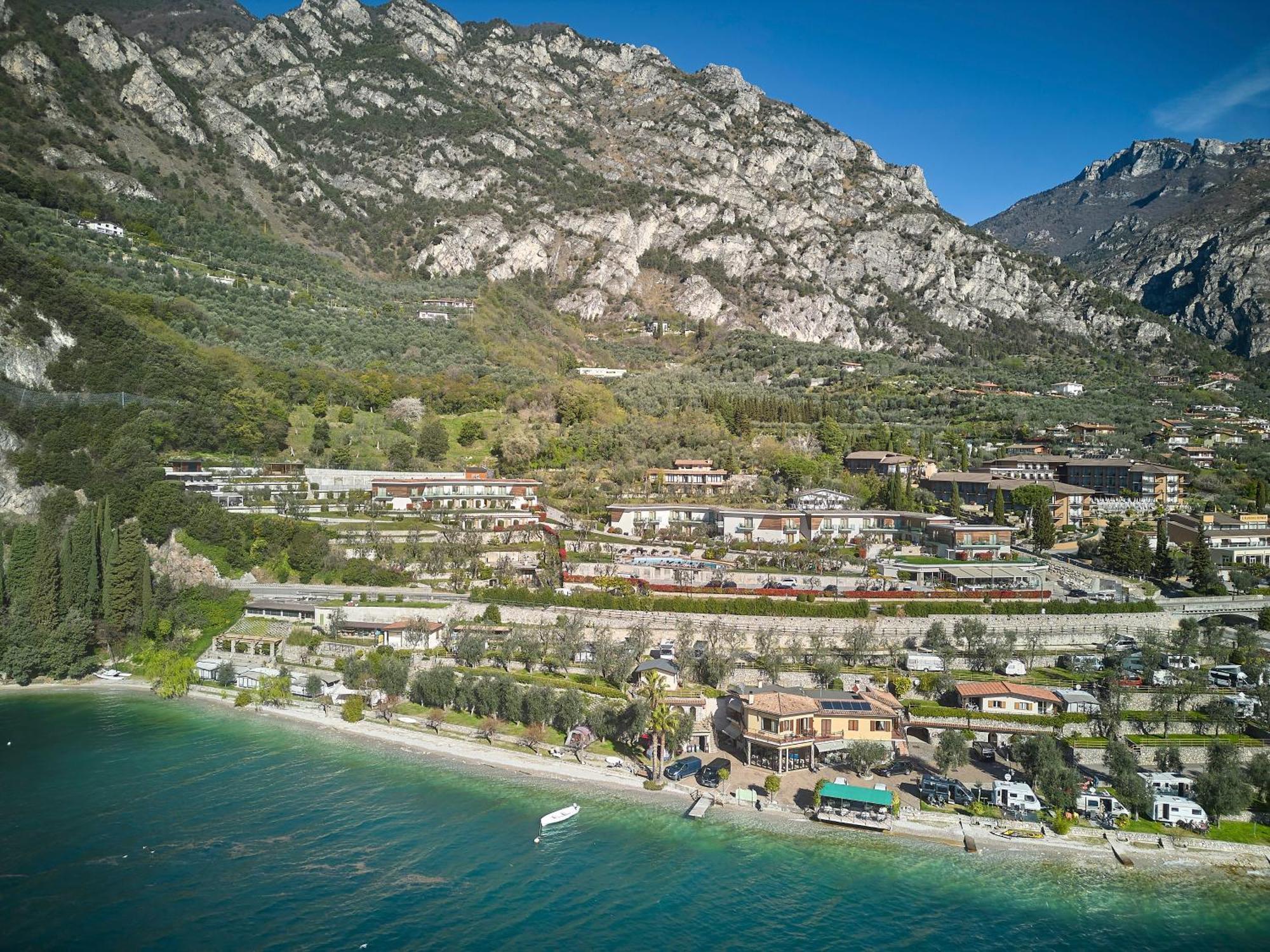 Hotel Atilius - Adults Only Лімоне-суль-Гарда Екстер'єр фото