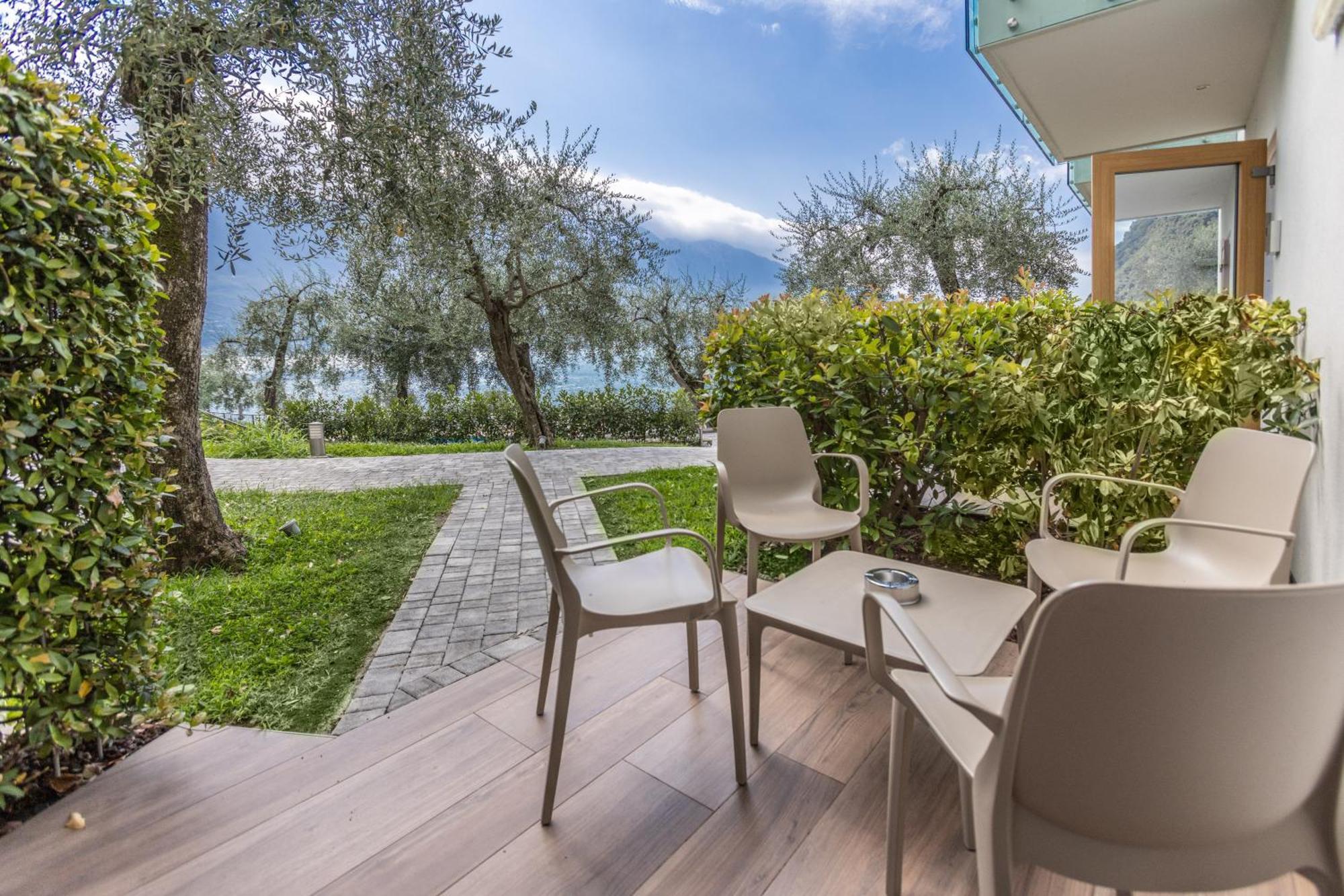 Hotel Atilius - Adults Only Лімоне-суль-Гарда Номер фото